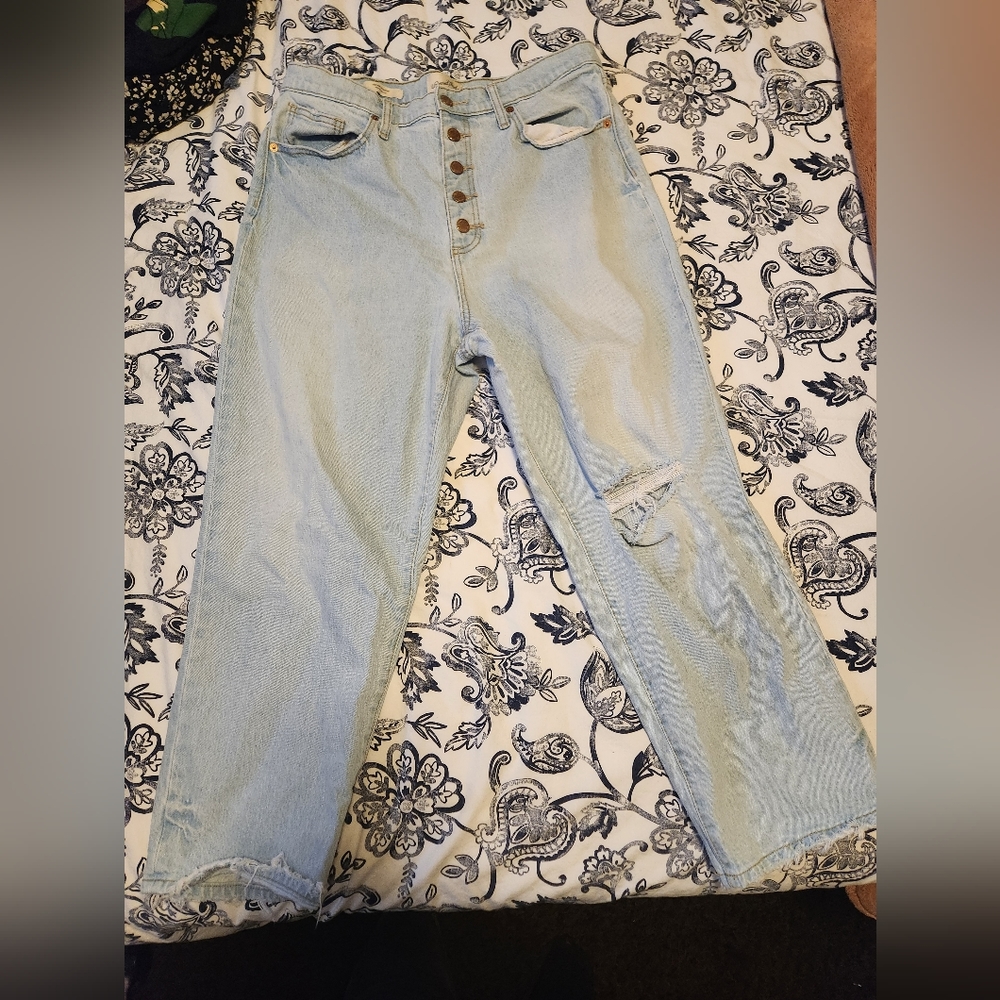 Light wash jeans